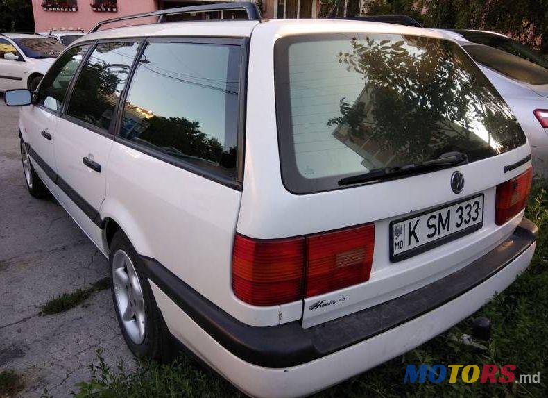 1995' Volkswagen Passat photo #1