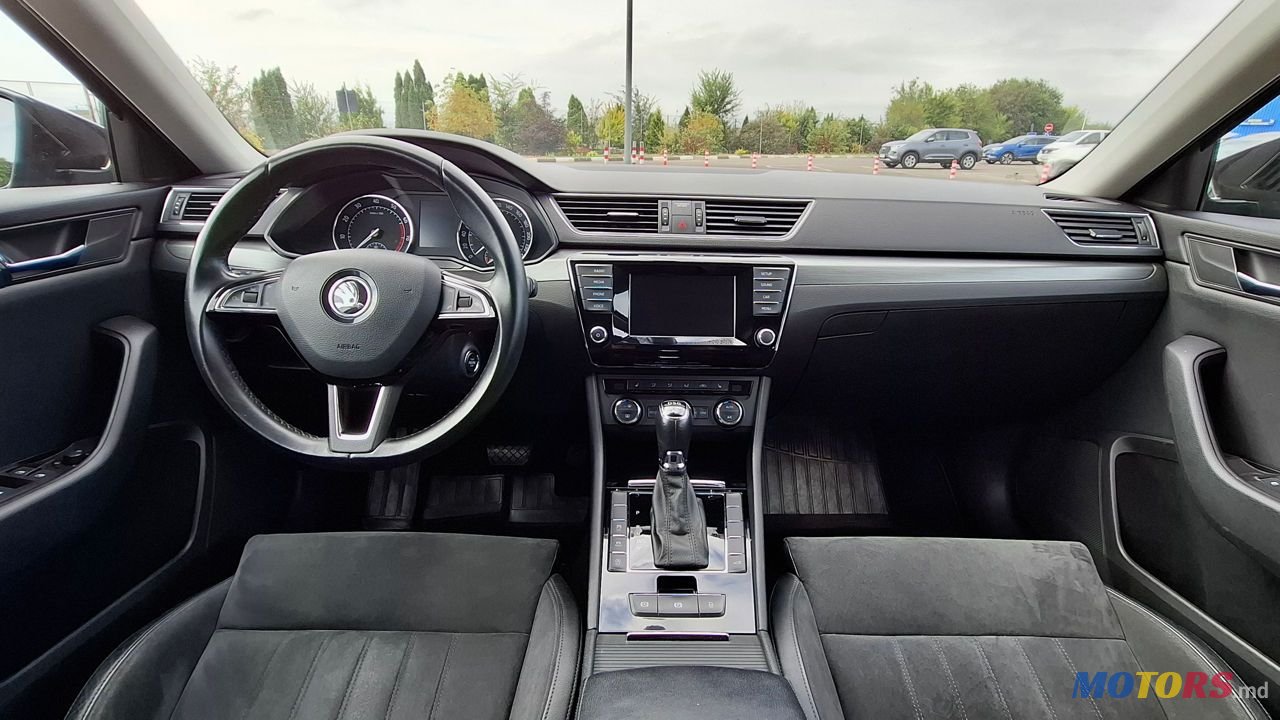 2015' Skoda Superb photo #6