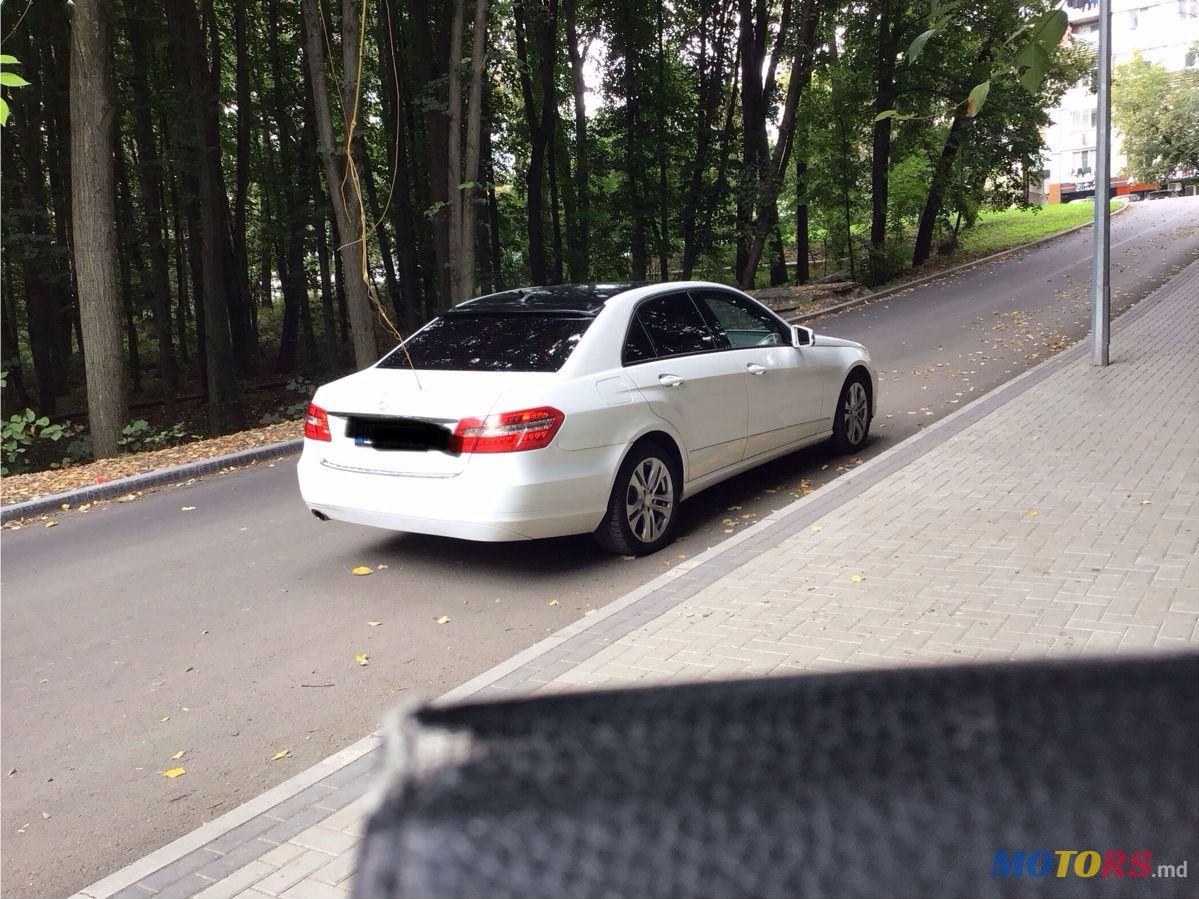 2012' Mercedes-Benz E-Class photo #3