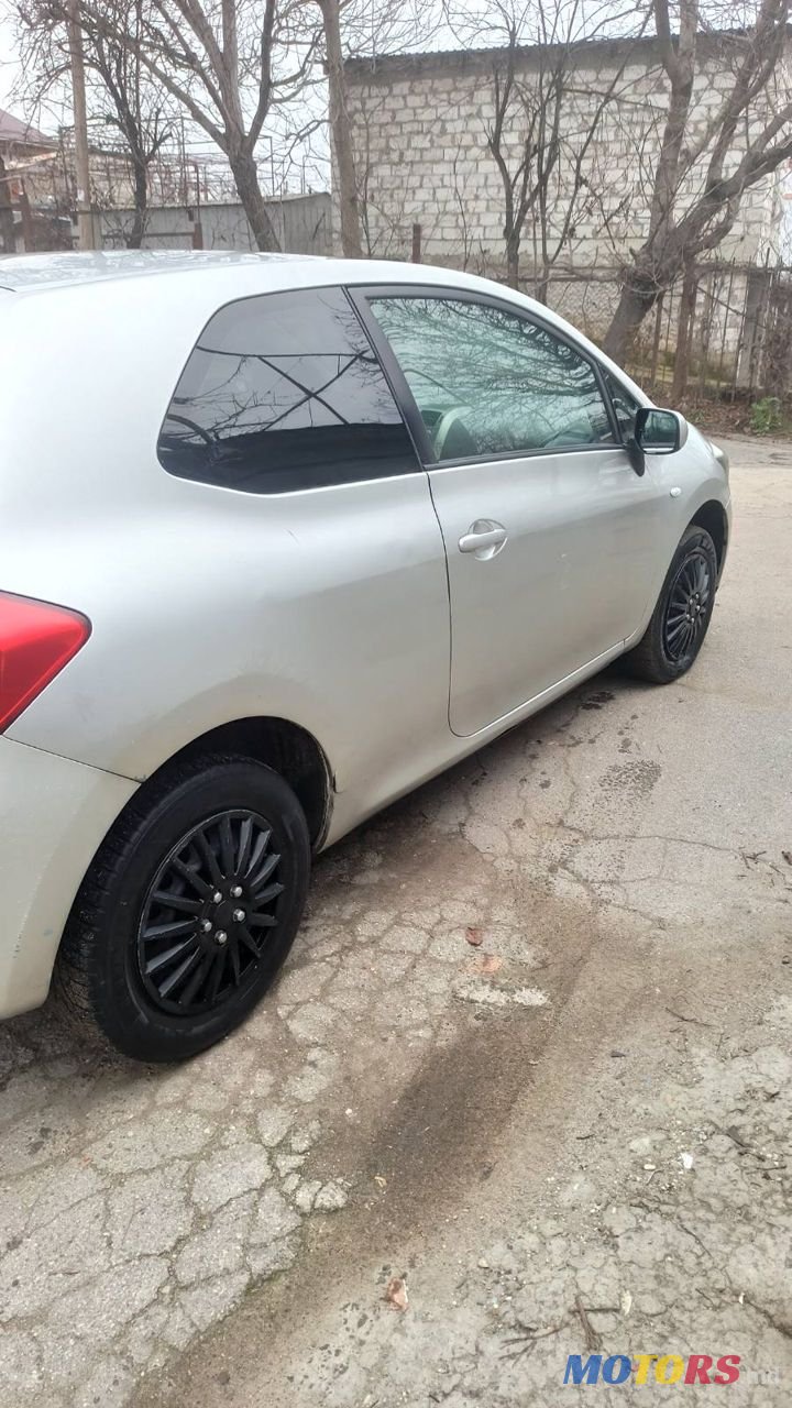 2007' Toyota Auris photo #4