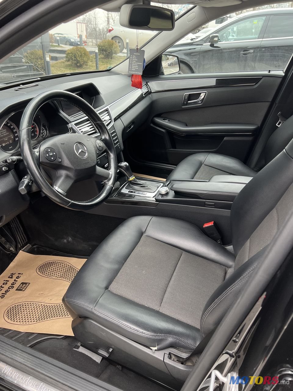 2009' Mercedes-Benz E Класс photo #3