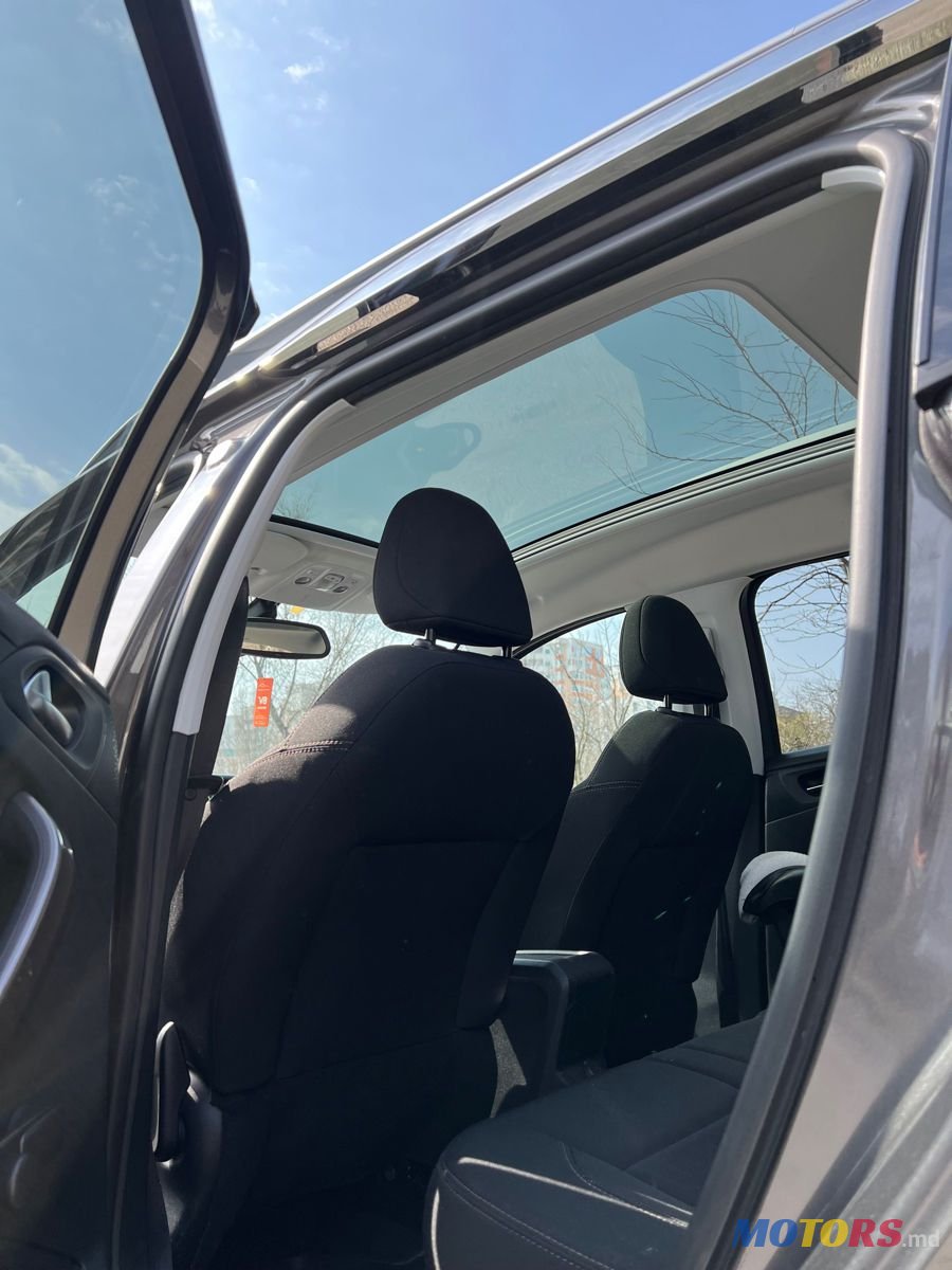 2014' Peugeot 2008 photo #2