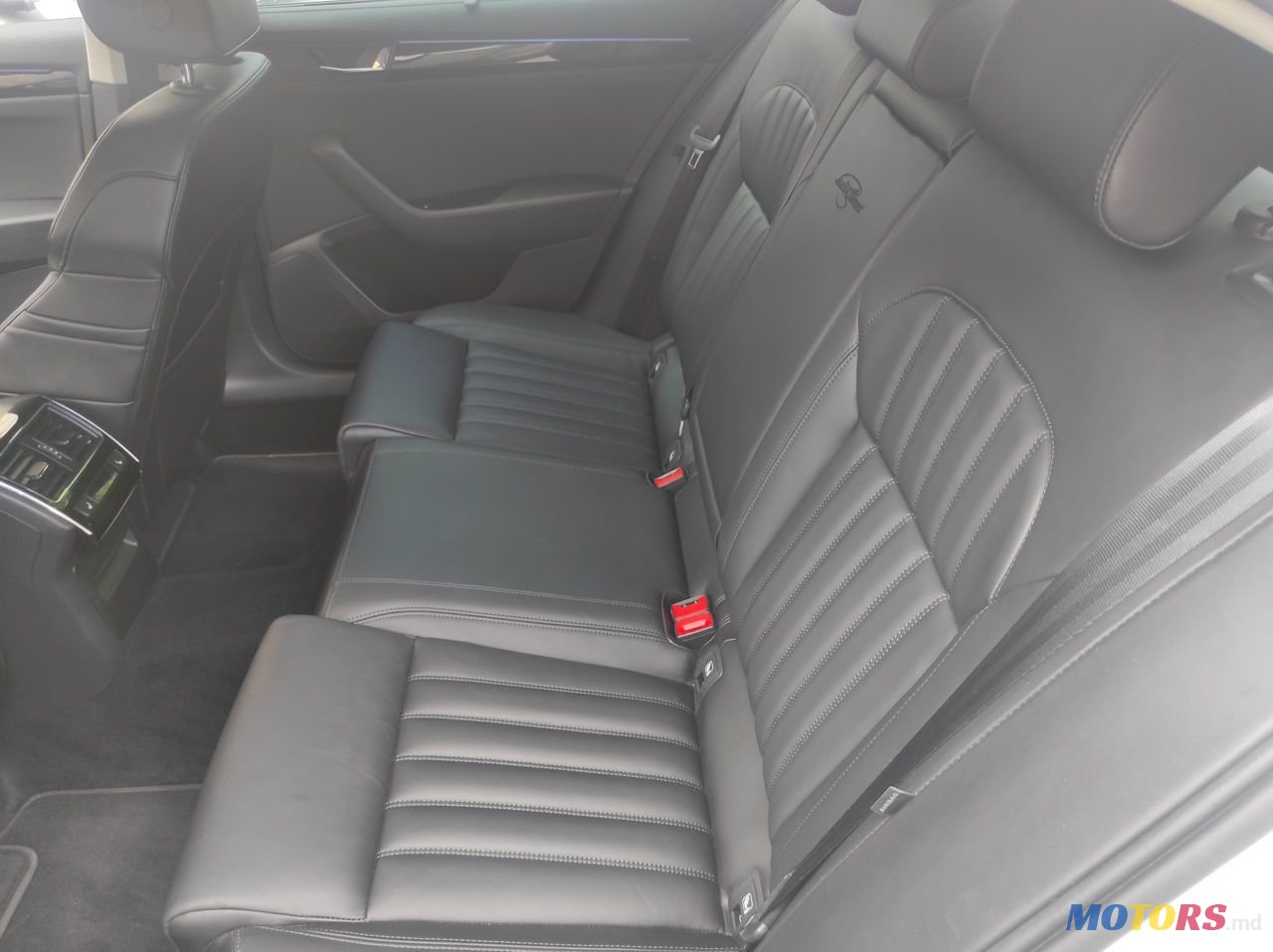 2018' Skoda Superb photo #6