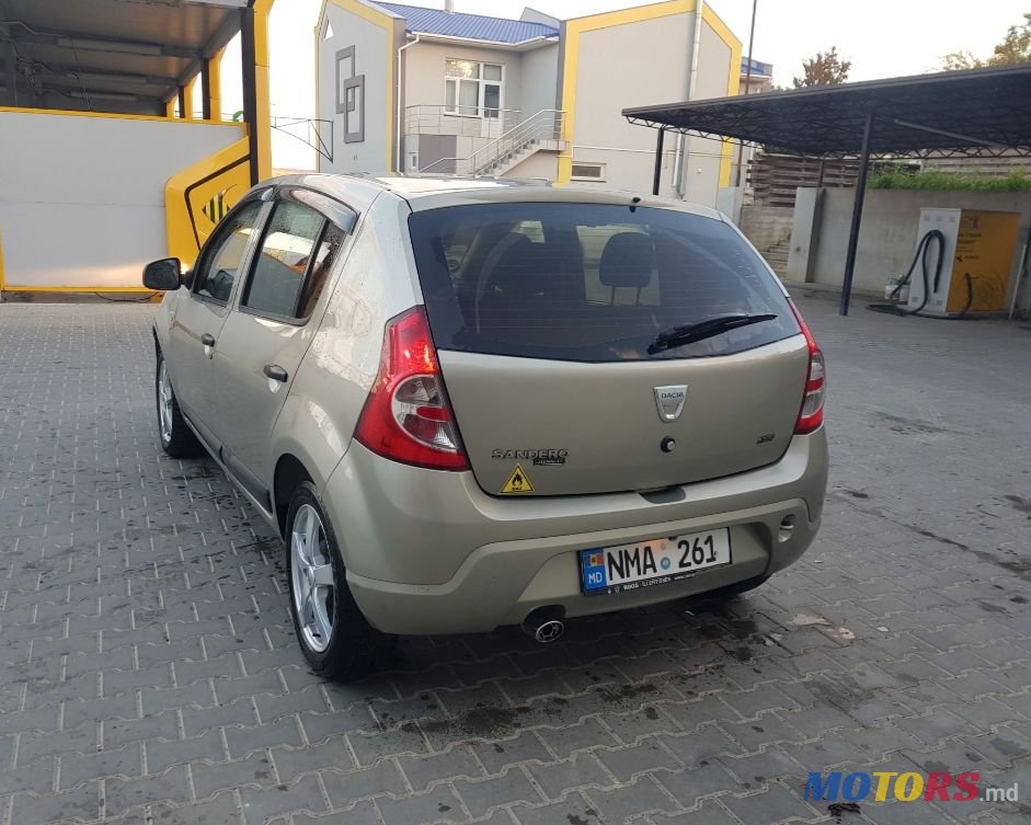 2010' Dacia Sandero photo #3