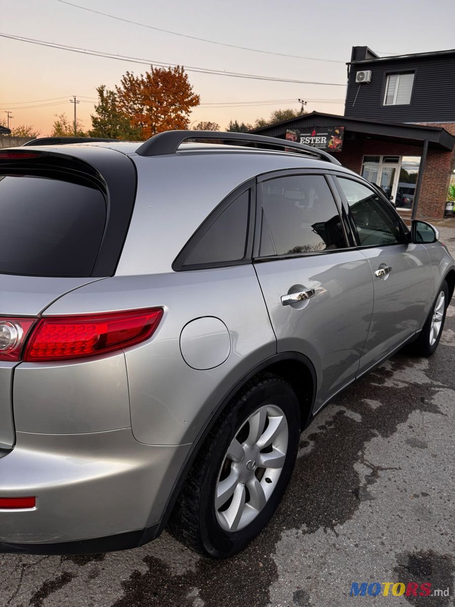 2005' Infiniti FX photo #3