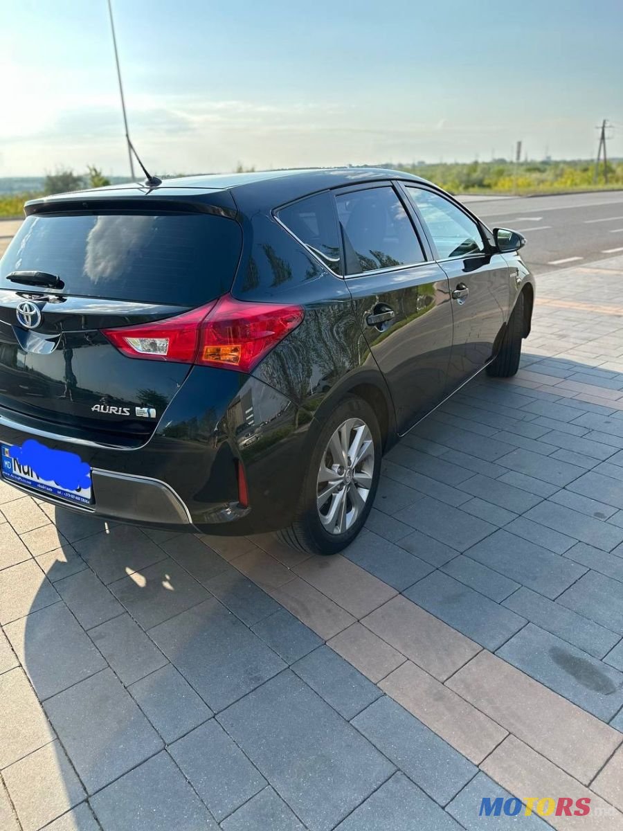 2013' Toyota Auris photo #5