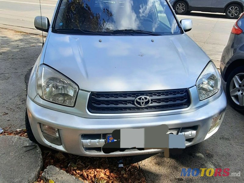 2004' Toyota RAV4 photo #3