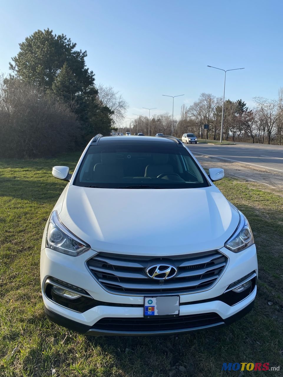 2017' Hyundai Santa Fe photo #3