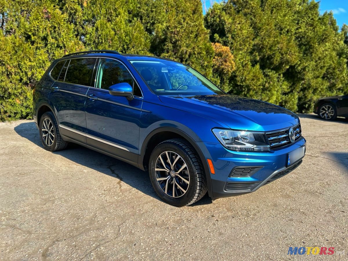 2018' Volkswagen Tiguan photo #3