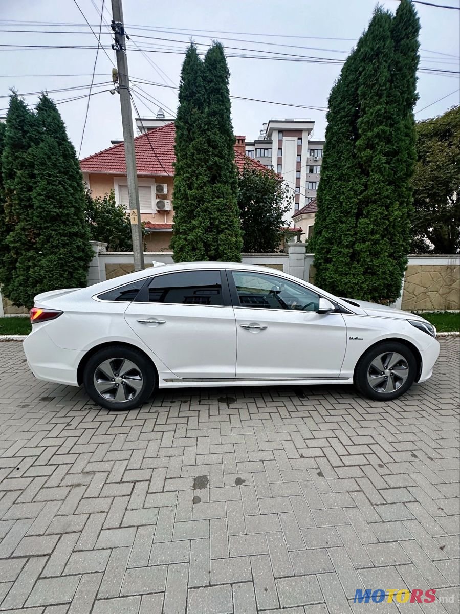 2015' Hyundai Sonata photo #4