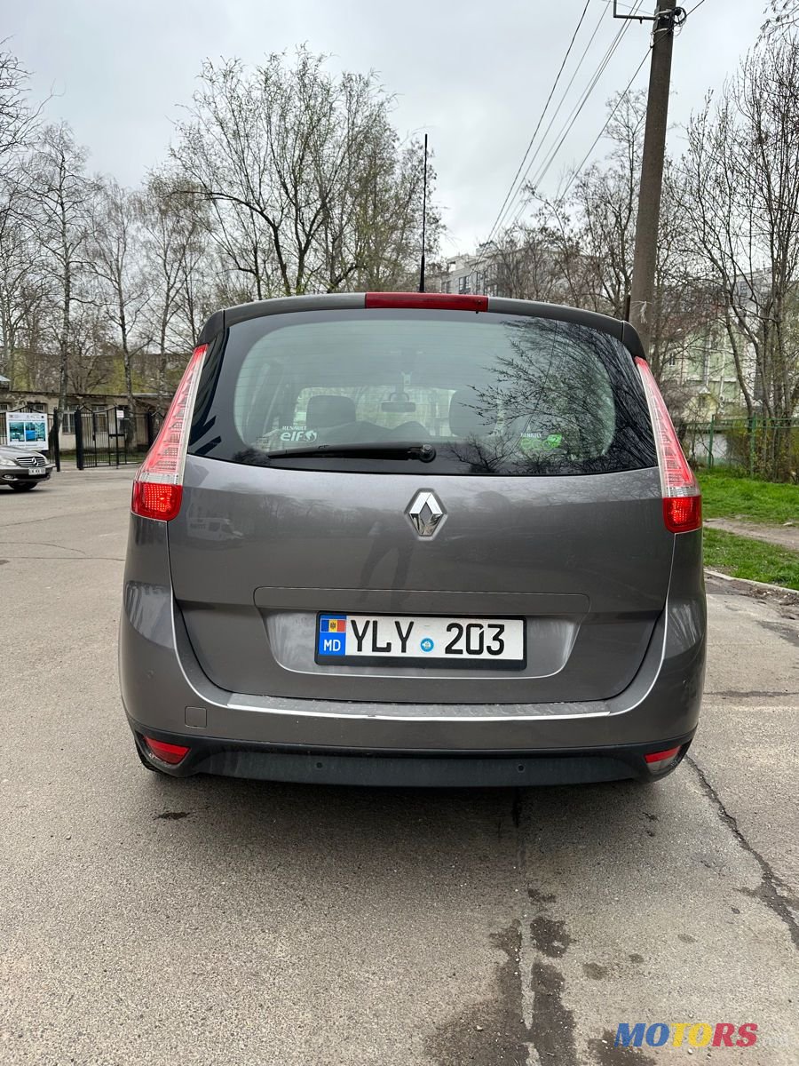 2013' Renault Grand Scenic photo #4