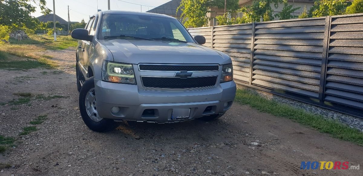 2009' Chevrolet Avalanche photo #1
