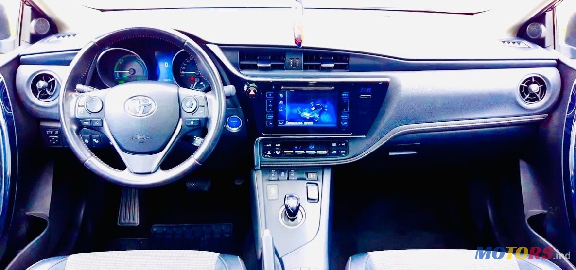 2015' Toyota Auris photo #1