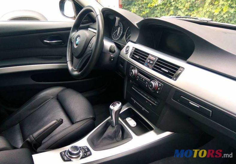 2011' BMW 3 photo #2