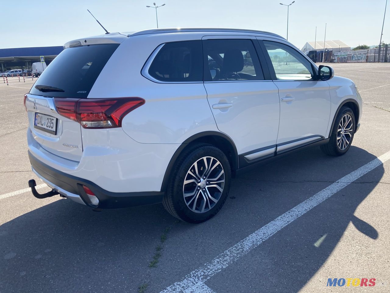 2016' Mitsubishi Outlander photo #4