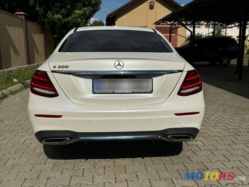2017' Mercedes-Benz E-Class photo #4
