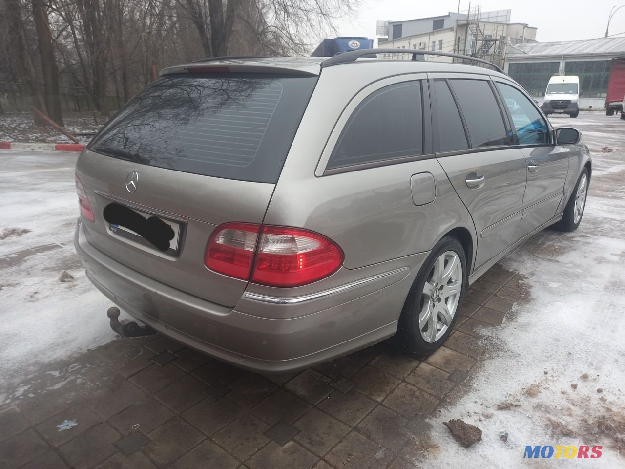 2005' Mercedes-Benz E-Class photo #3