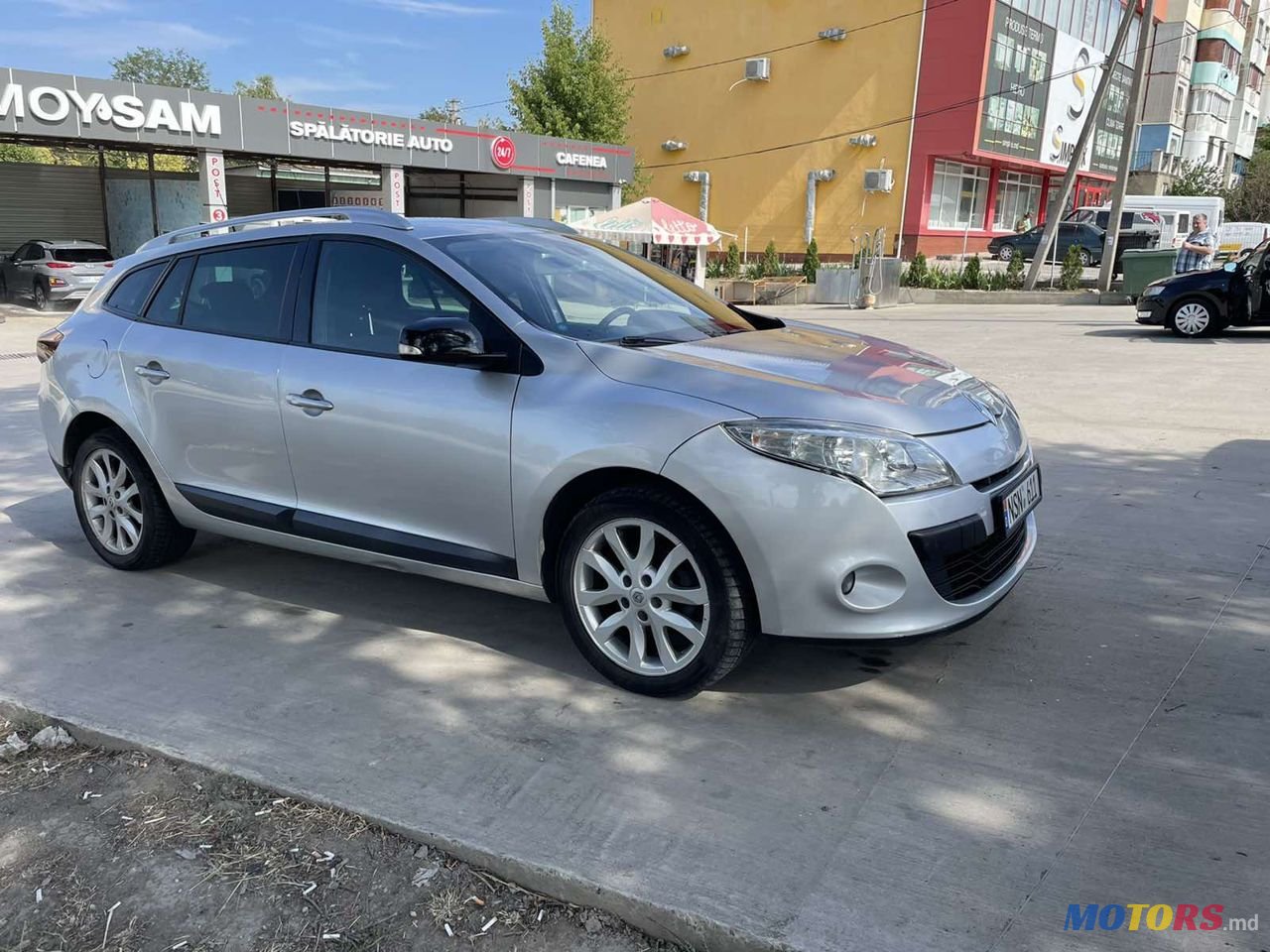 2011' Renault Megane photo #6
