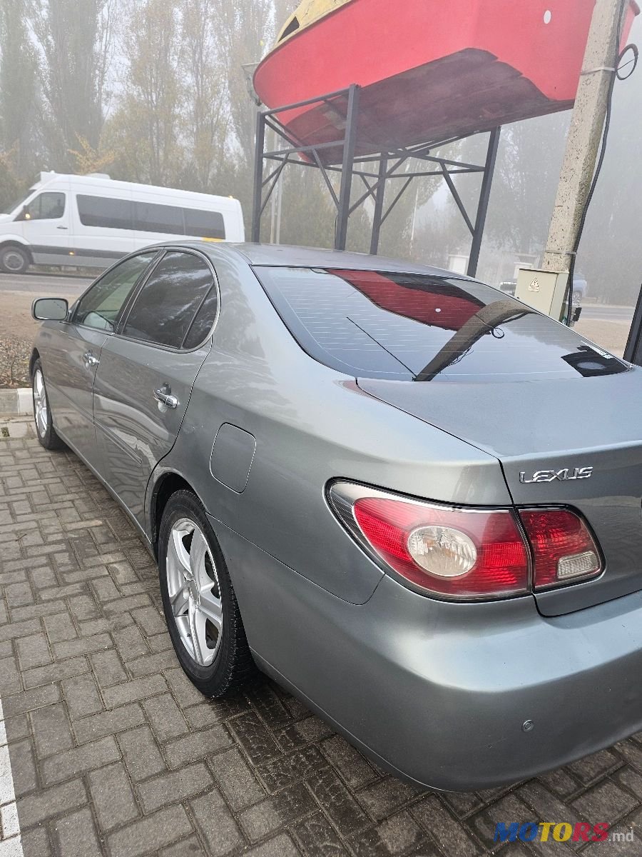 2002' Lexus Es Series photo #4