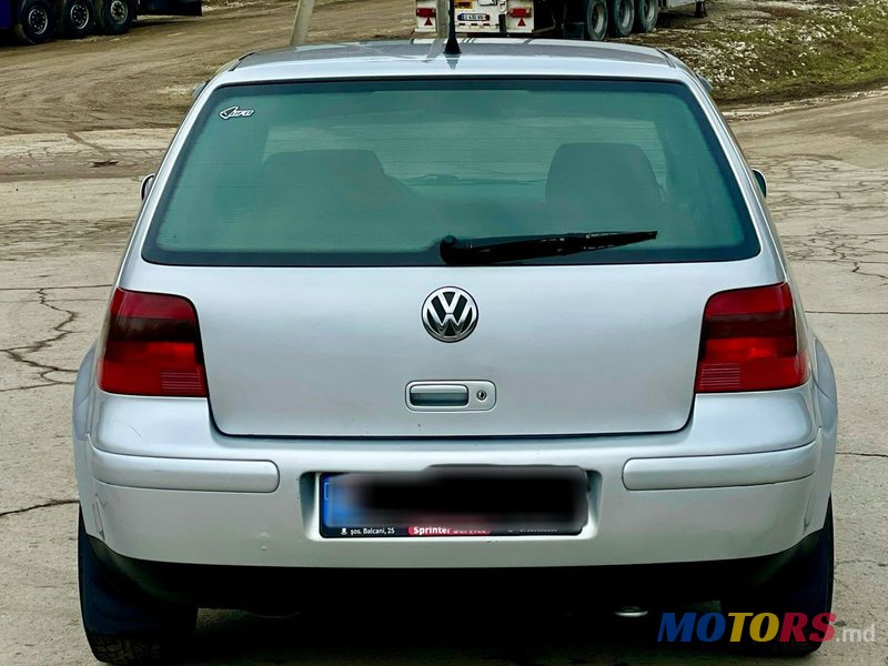 2002' Volkswagen Golf photo #5