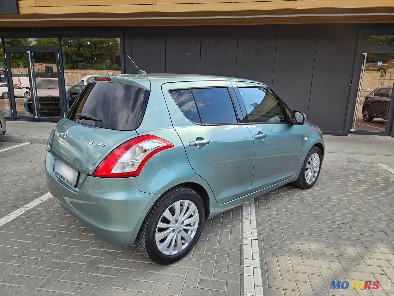 2013' Suzuki Swift photo #1