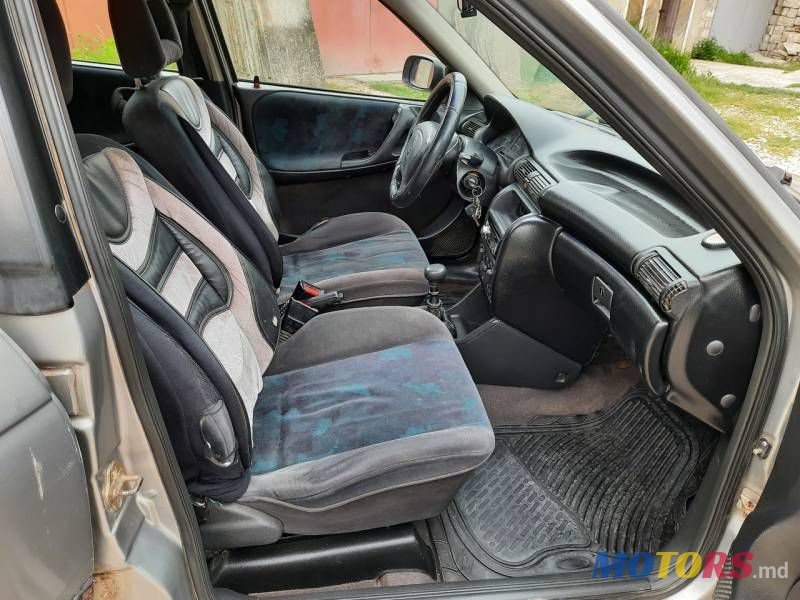 1995' Opel Astra photo #6