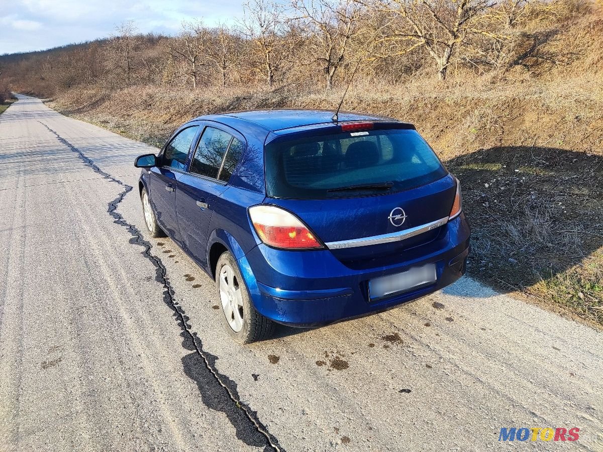 2004' Opel Astra photo #2