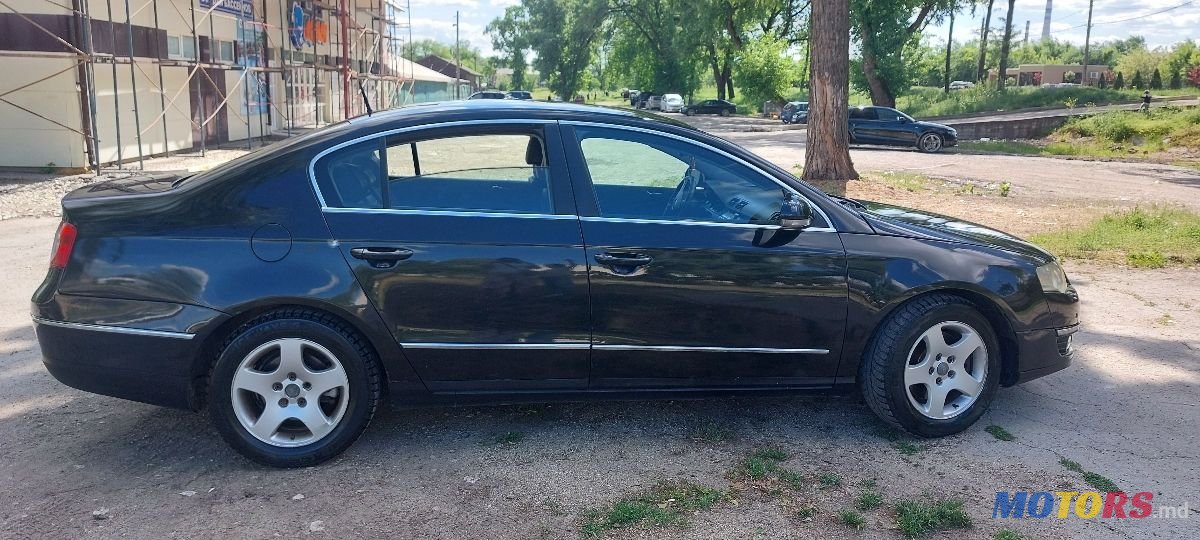 2006' Volkswagen Passat photo #6