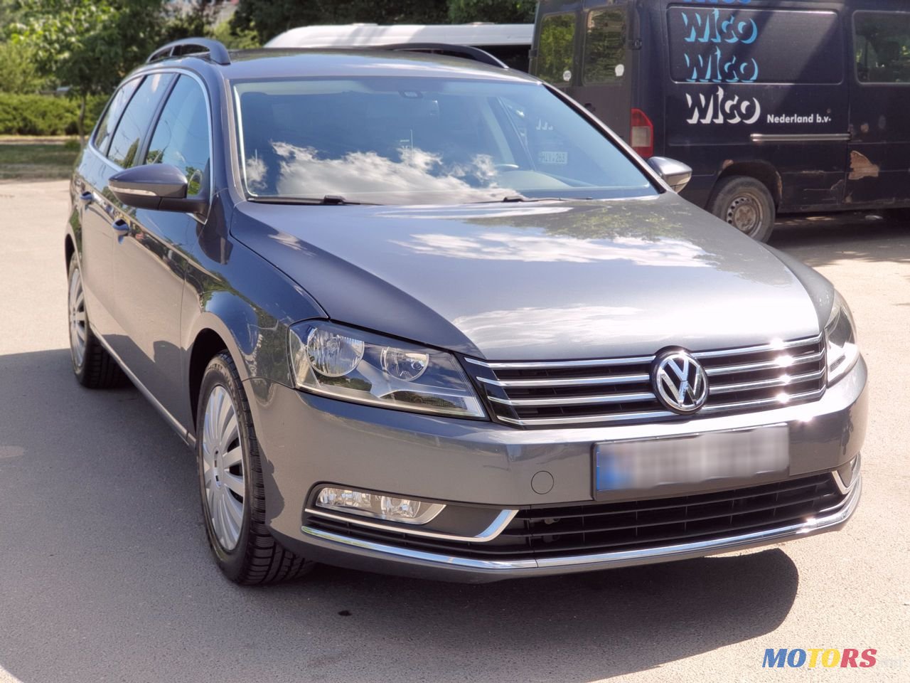 2013' Volkswagen Passat photo #2