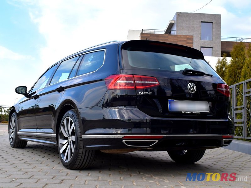 2016' Volkswagen Passat photo #4