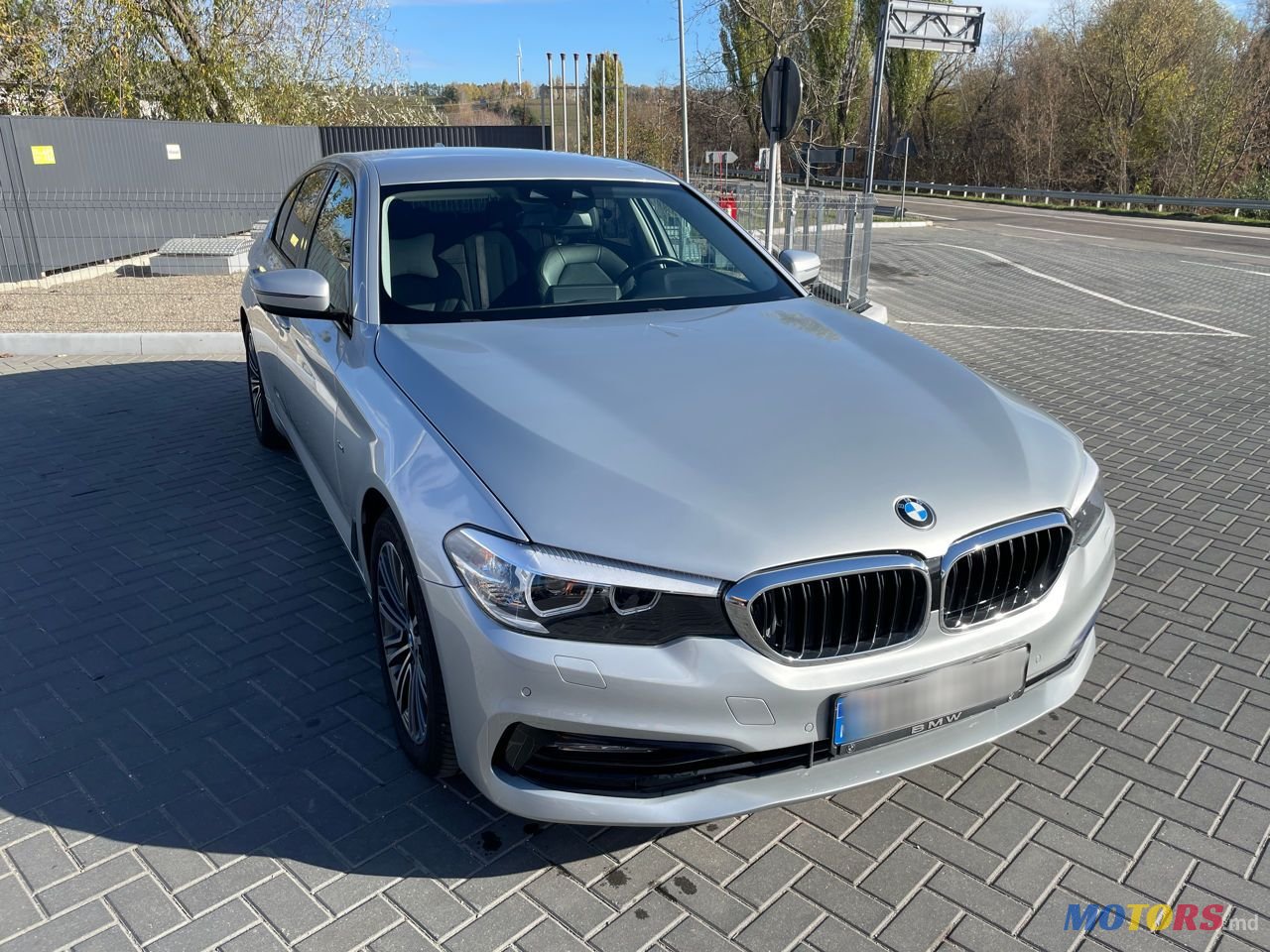 2017' BMW 5 Series photo #3