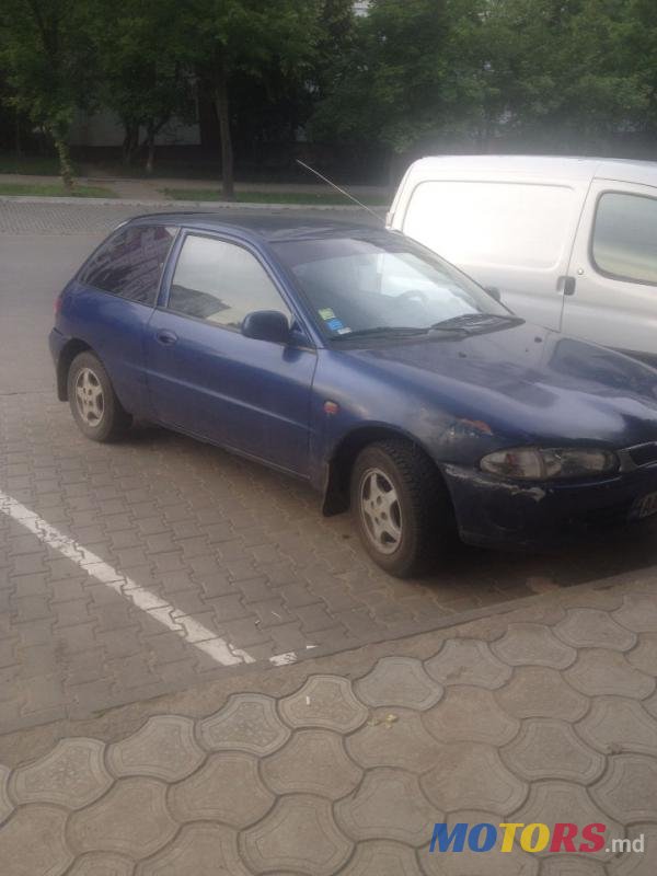 1997' Mitsubishi Colt photo #2