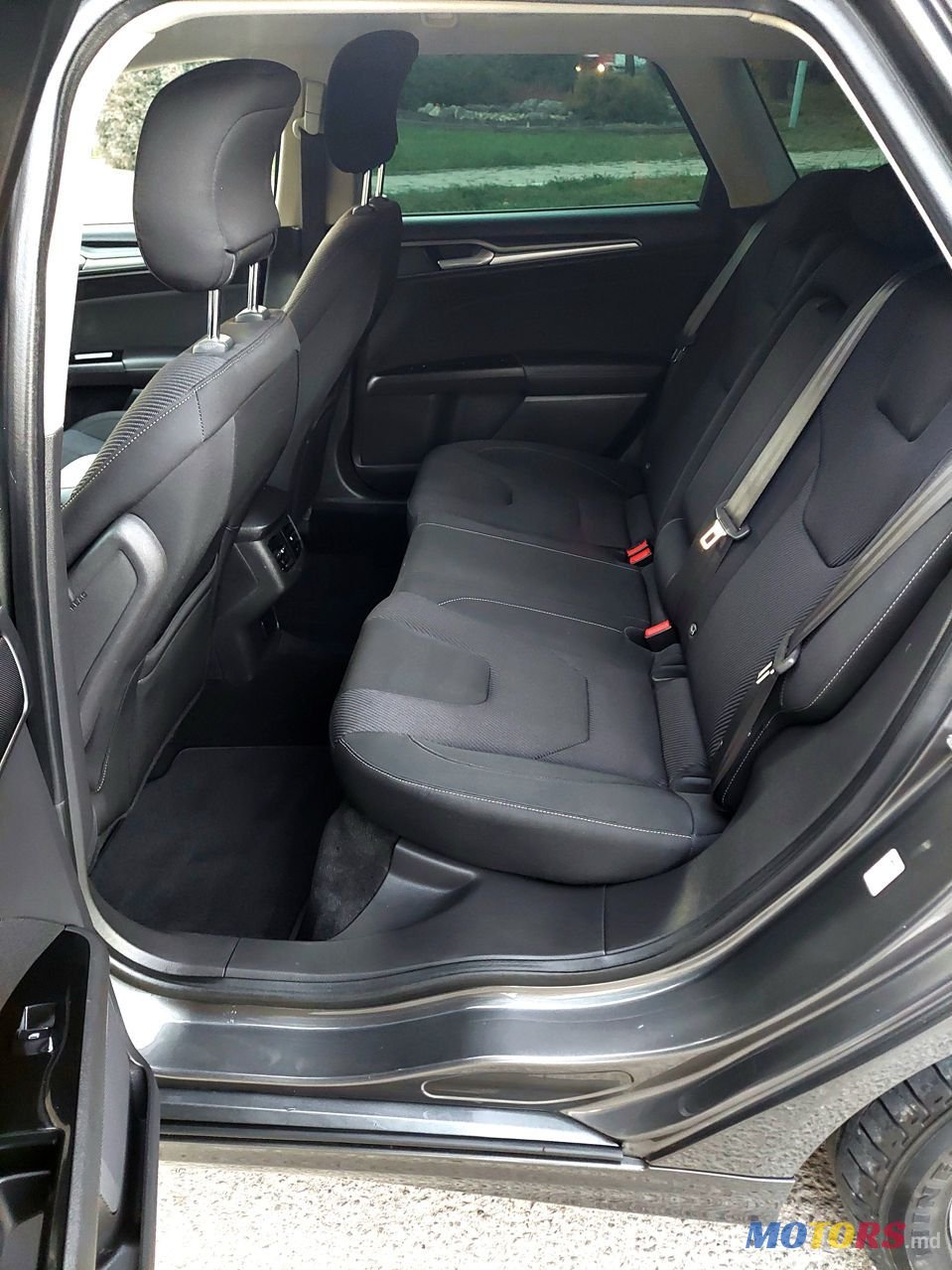 2014' Ford Mondeo photo #6