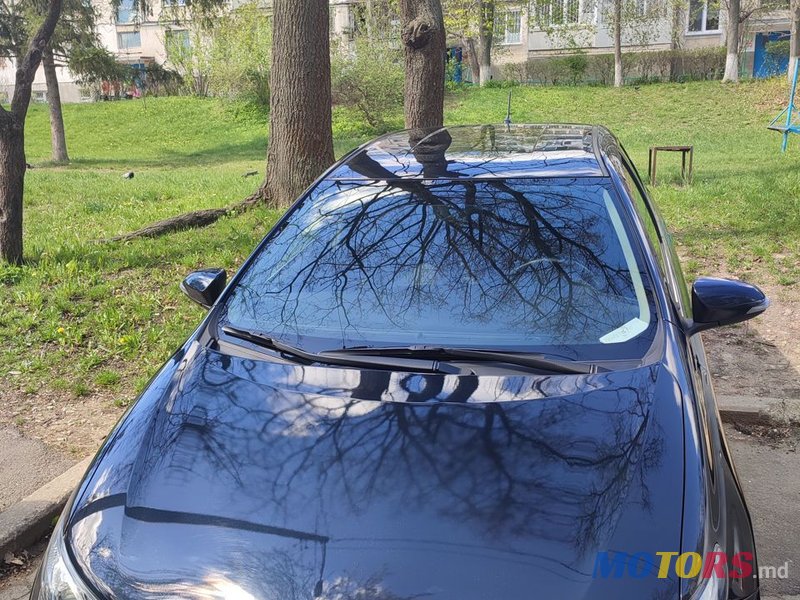 2015' Toyota Auris photo #2
