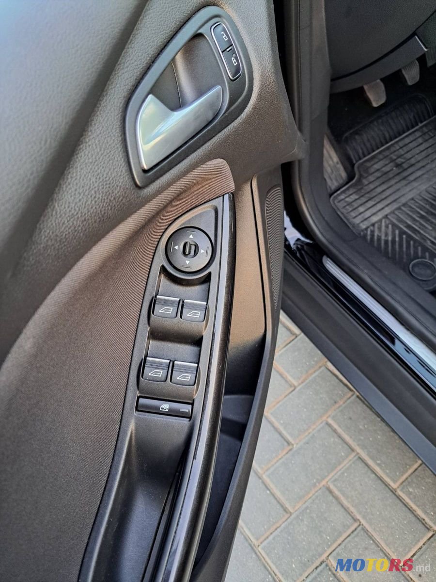 2016' Ford Focus photo #5