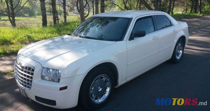 2005' Chrysler 300C photo #1