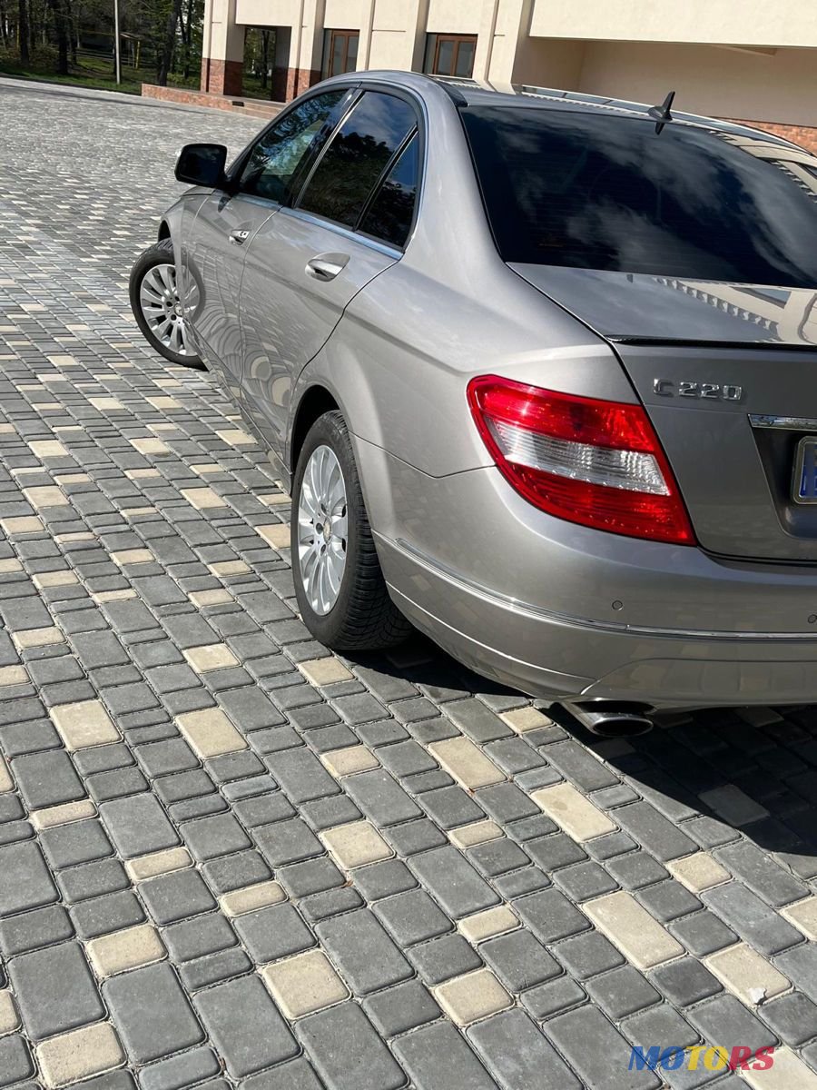 2008' Mercedes-Benz C-Class photo #3