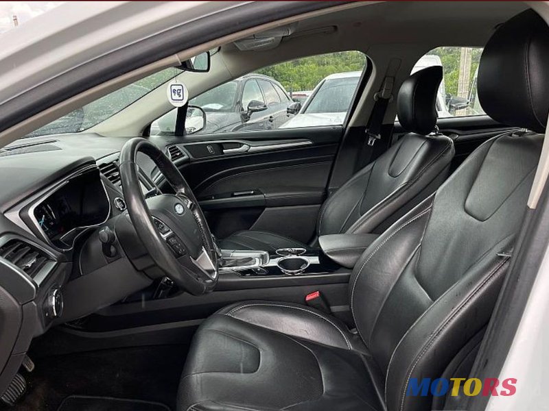 2013' Ford Fusion photo #3