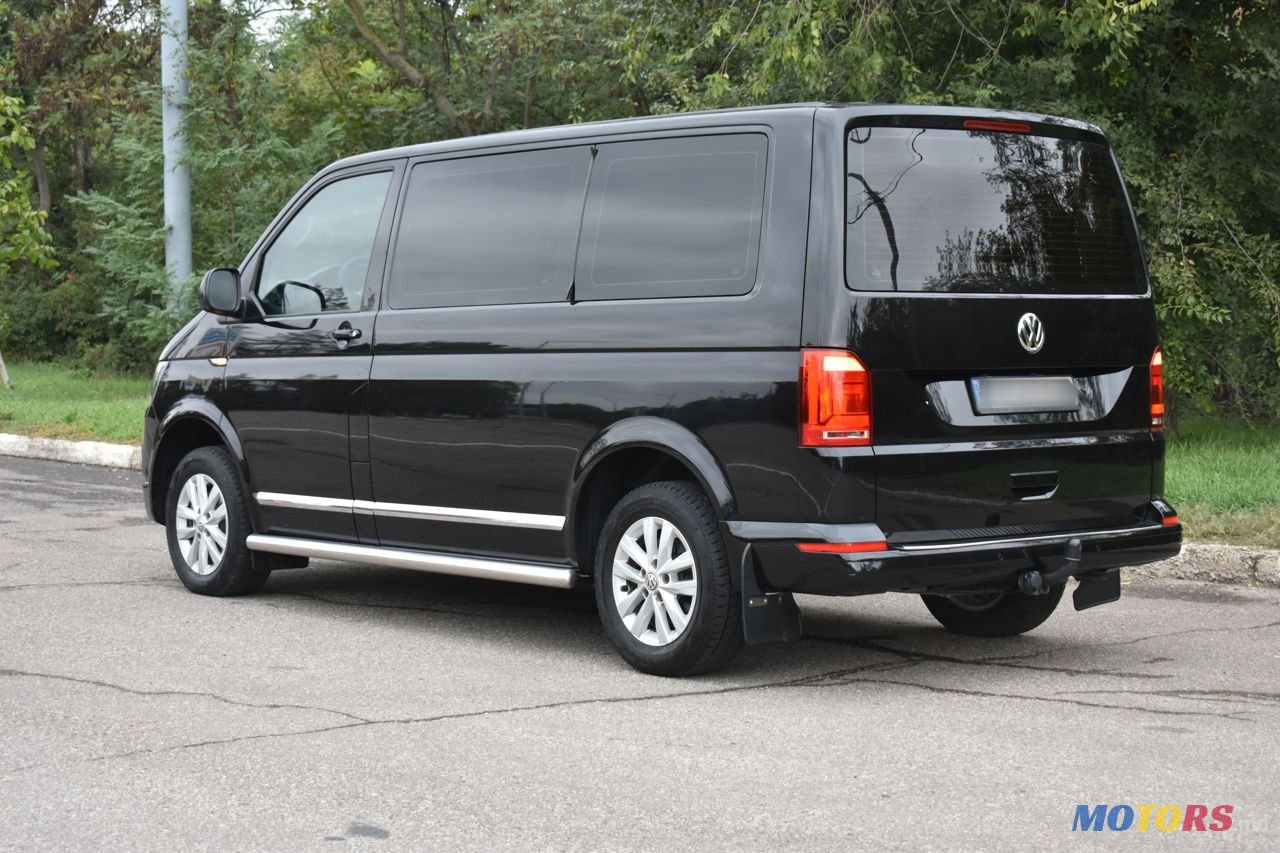 2016' Volkswagen Transporter photo #4
