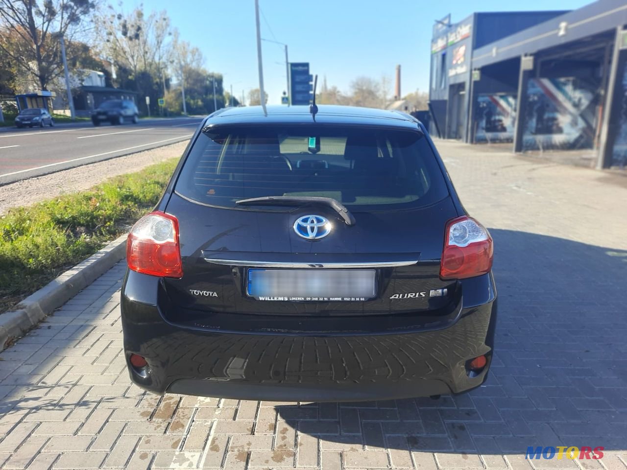 2011' Toyota Auris photo #3