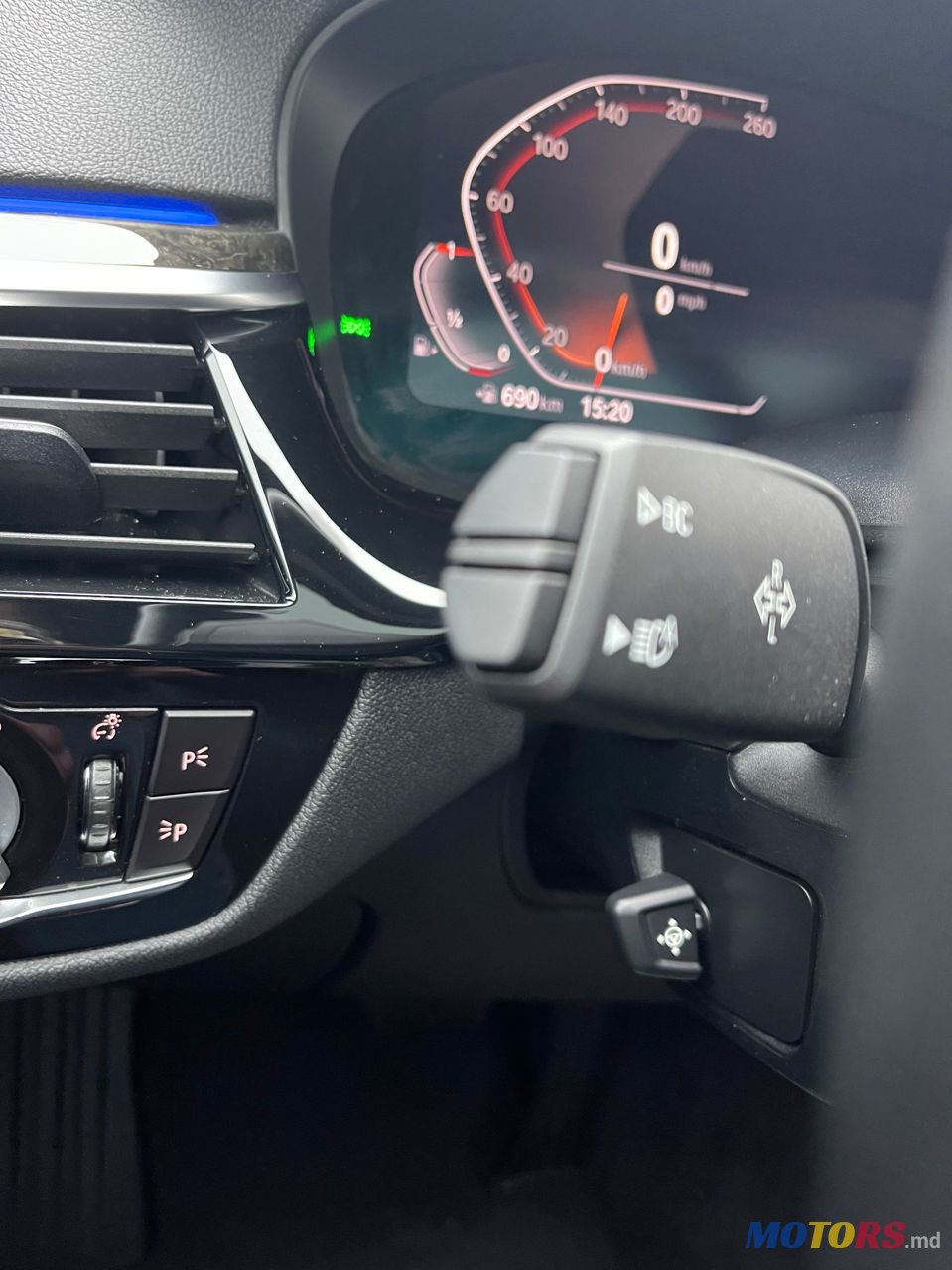 2020' BMW 5 Series photo #6