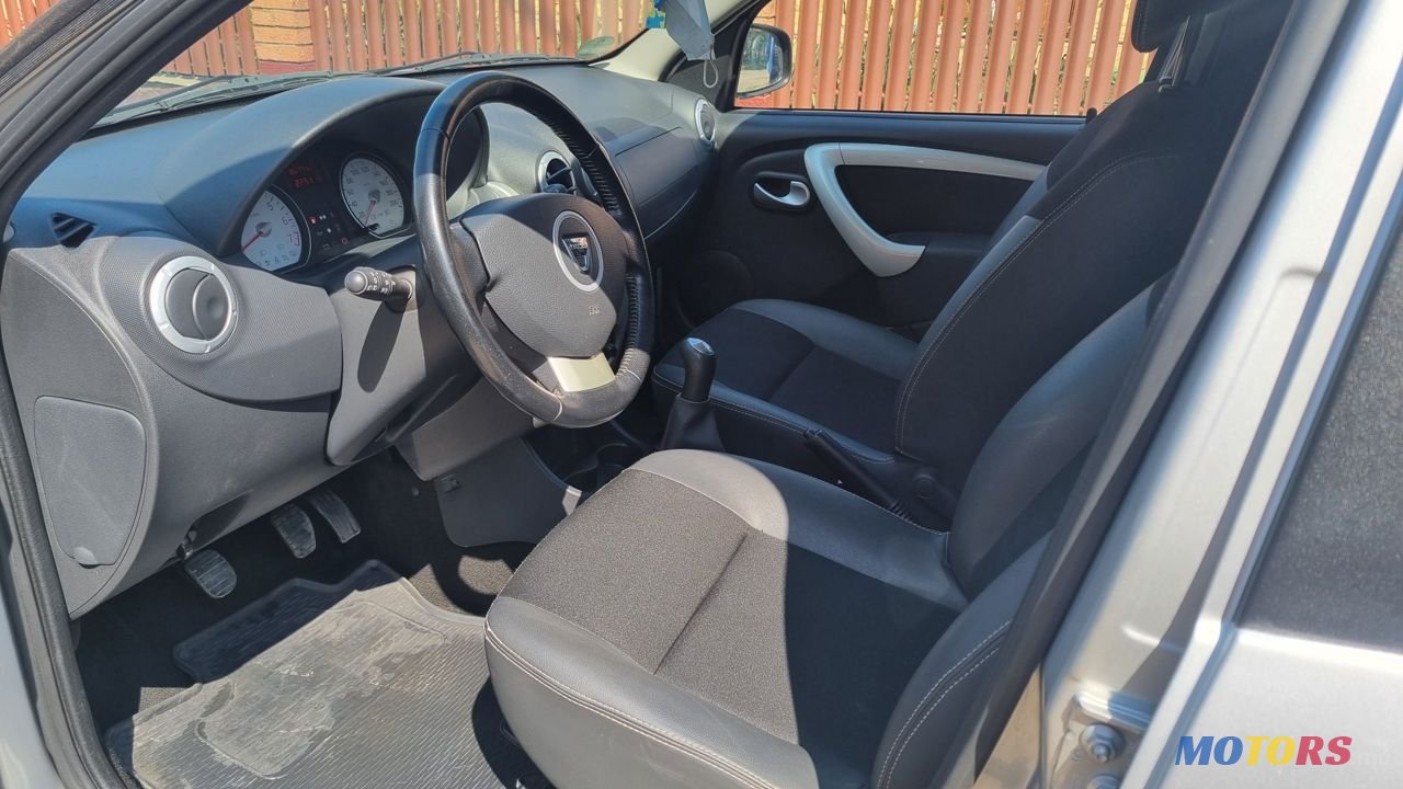 2012' Dacia Sandero photo #6