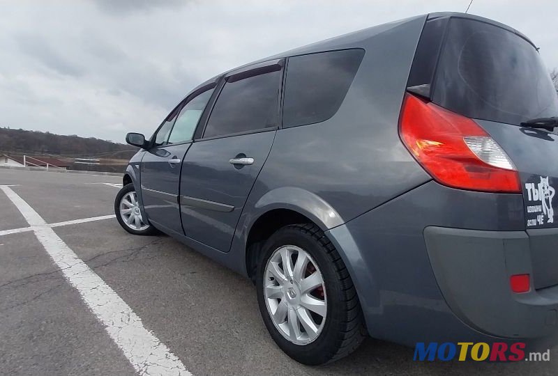 2007' Renault Grand Scenic photo #1