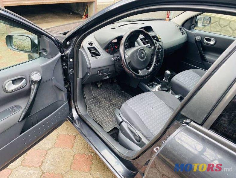 2008' Renault Megane photo #2