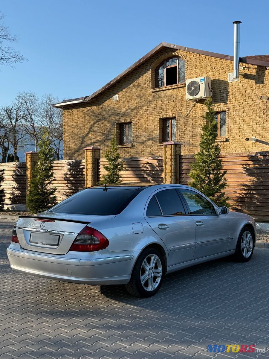 2002' Mercedes-Benz E-Class photo #3