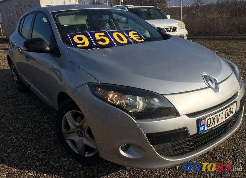 2012' Renault Megane photo #2