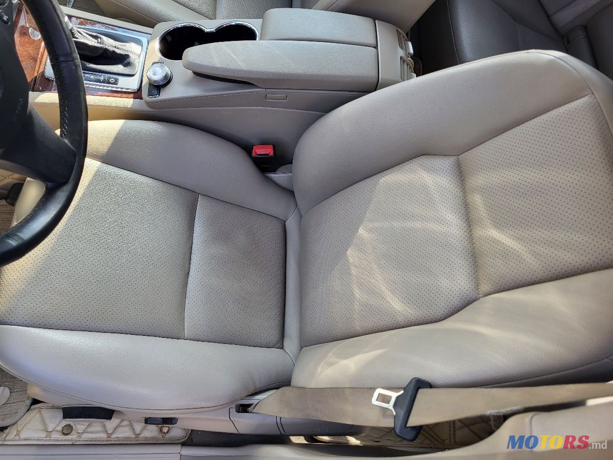 2010' Mercedes-Benz GLK-Class photo #5