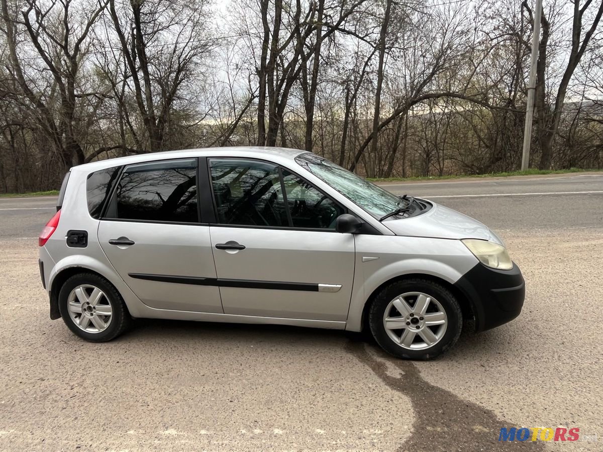 2005' Renault Scenic photo #2