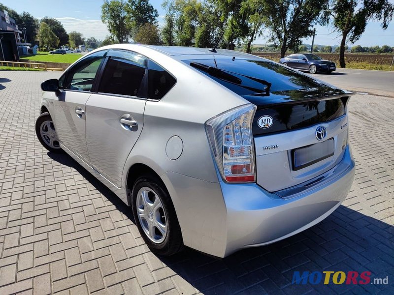 2011' Toyota Prius photo #4