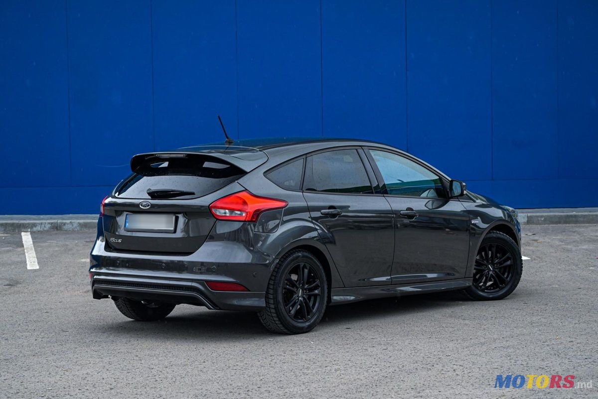 2017' Ford Focus ST photo #4